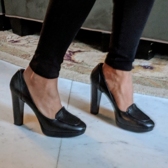 SOLD Michael Kors Leather Platform Pumps - Picture 2 of 7